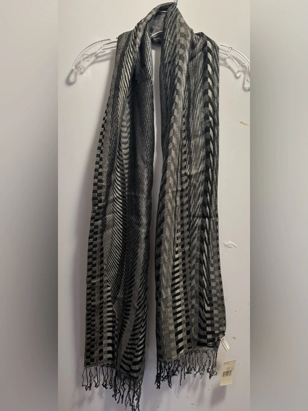 🧣Collection Eighteen Black & Cream Woven Fringe Scarf - NWT - Bought from Italy